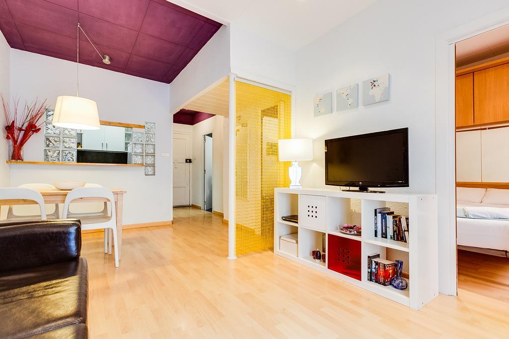 Deep Purple Apartment Barcelona Bagian luar foto