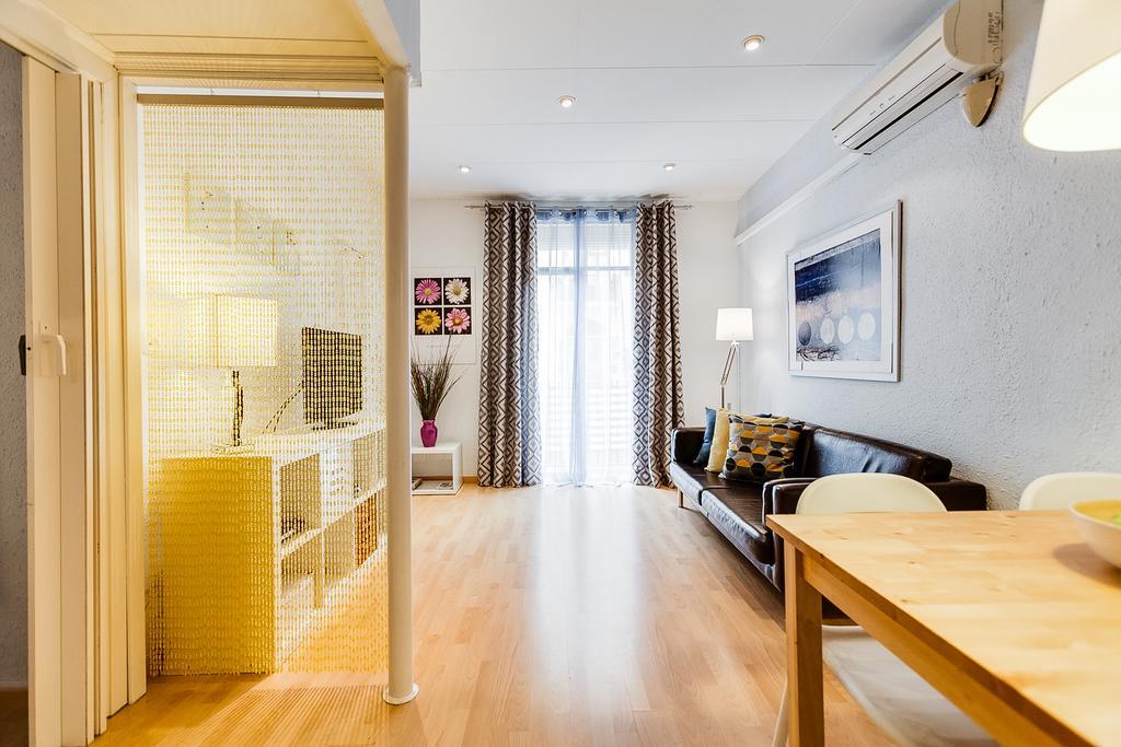 Deep Purple Apartment Barcelona Bagian luar foto