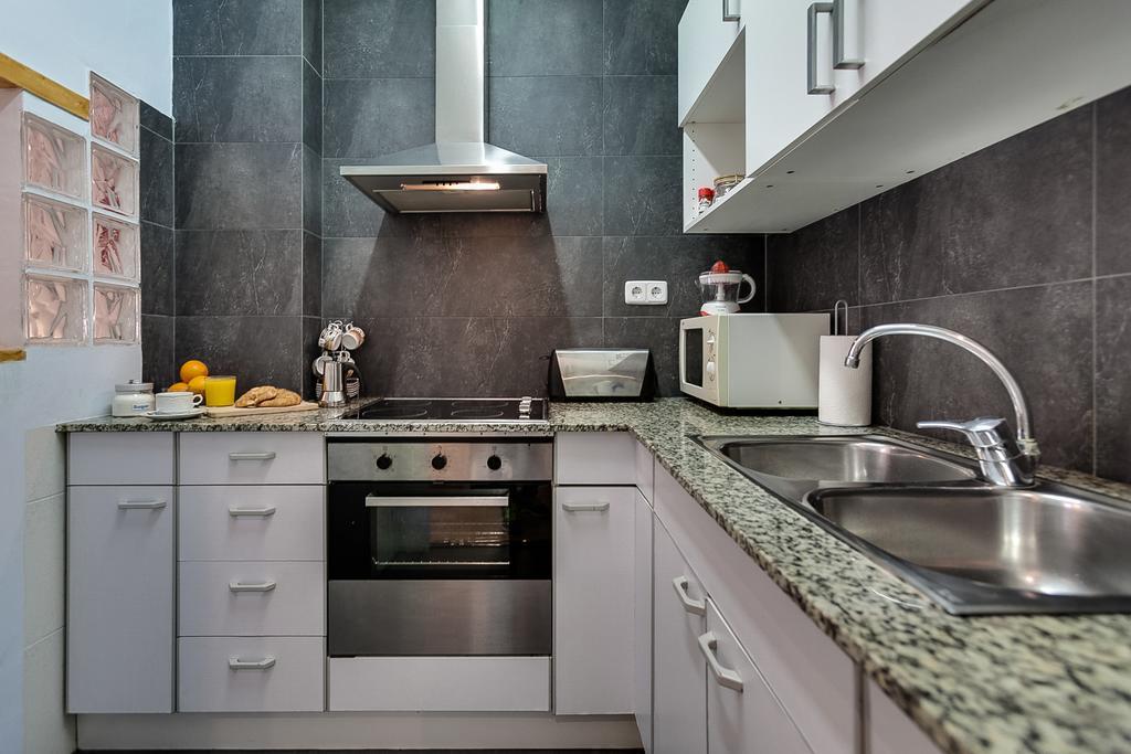 Deep Purple Apartment Barcelona Bagian luar foto